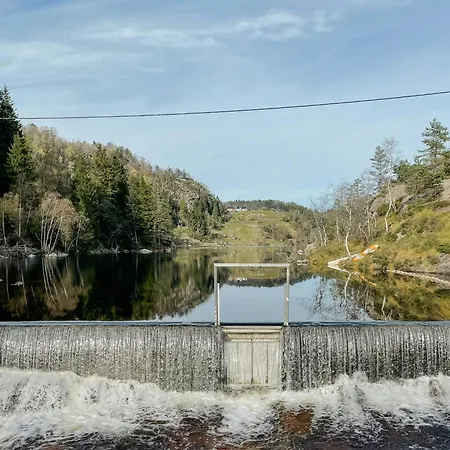 Vakantiehuis Cozy With View Over Avedalsvannet *
