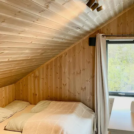 Cozy With View Over Avedalsvannet Дом отдыха Мои