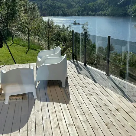 Cozy With View Over Avedalsvannet Дом отдыха Мои