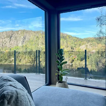 Cozy With View Over Avedalsvannet Мои