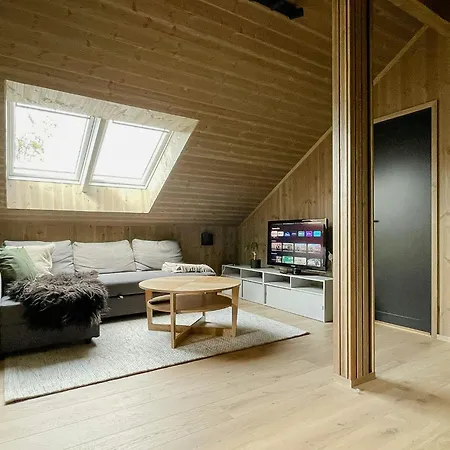 Cozy With View Over Avedalsvannet