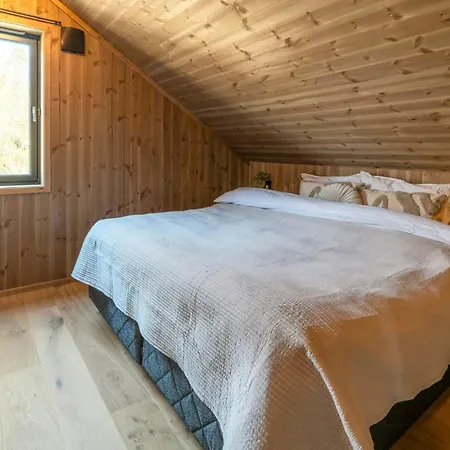 Cozy With View Over Avedalsvannet Дом отдыха Мои