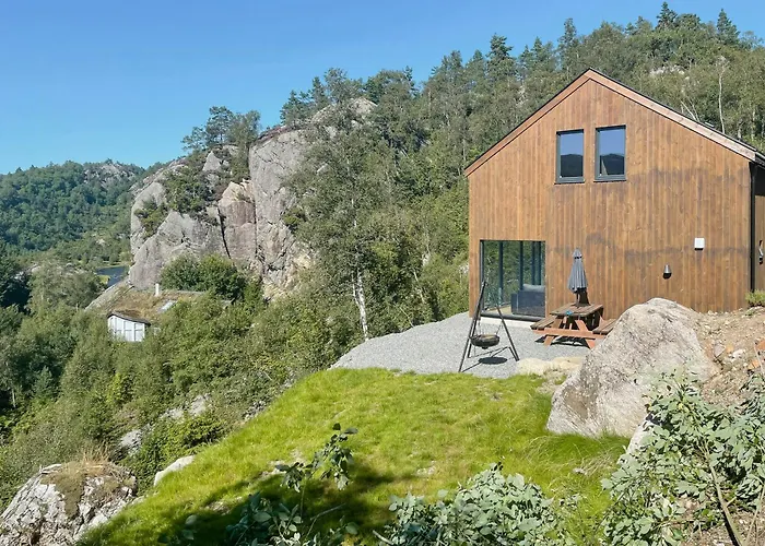 Cozy With View Over Avedalsvannet Feriehus *