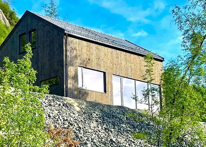 Cozy With View Over Avedalsvannet *
