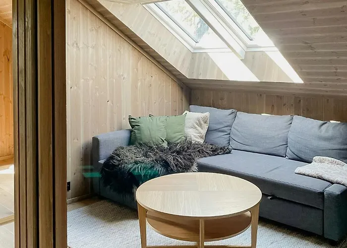 Feriehus Cozy With View Over Avedalsvannet