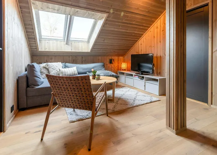 Feriehus Cozy With View Over Avedalsvannet